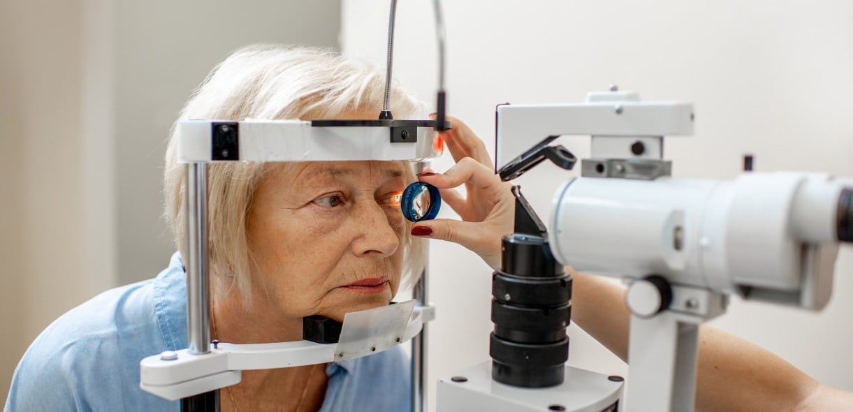 Understanding Glaucoma: Symptoms and Treatment Explained