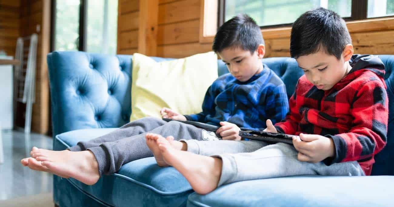 tips to protect kids vision from screen time